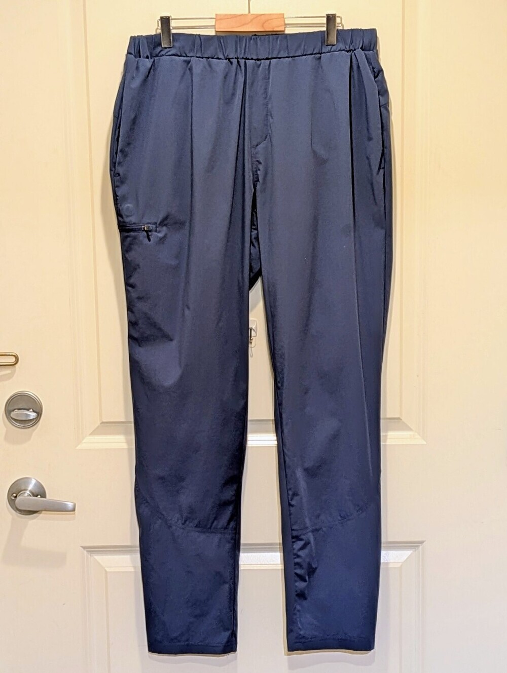 EUC Lolë L Men's Dark Blue Recycled Nylon Wander Pants